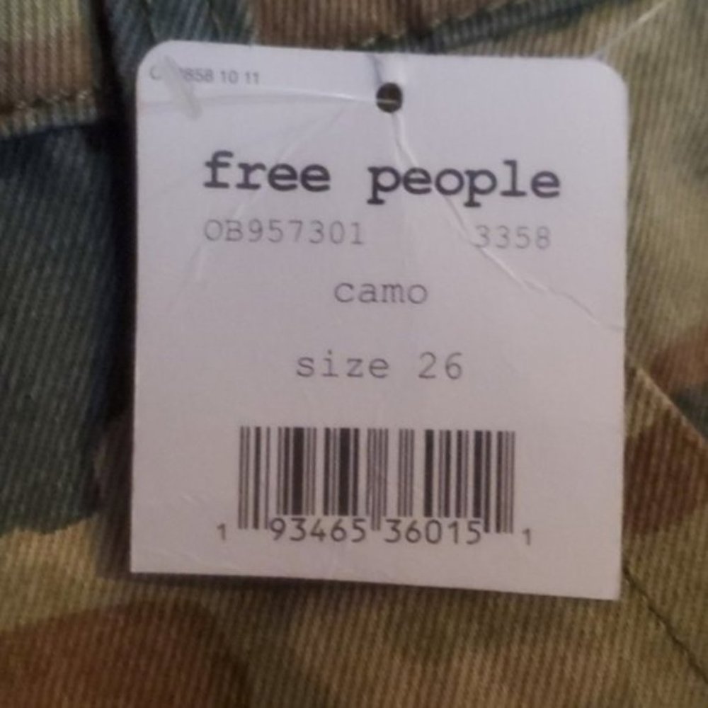 Free People Camo Crop Jeans Size 26 NWT - Picture 8 of 8
